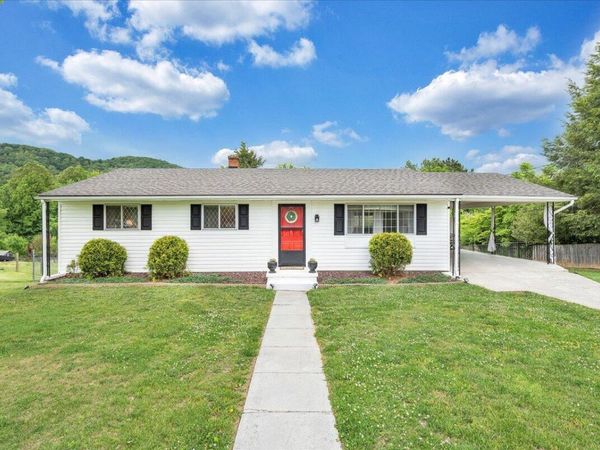 124 Dawnridge LN, Troutville, VA 24175