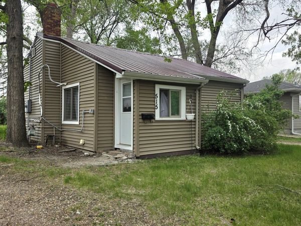 515 W 13th Ave, Mitchell, SD 57301