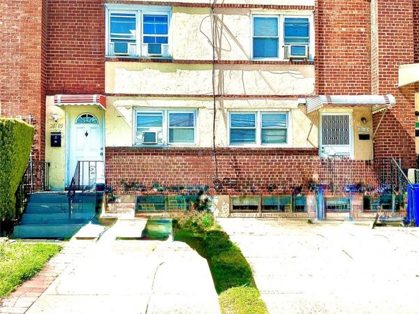 211-05 48 Avenue , Bayside, NY 11364