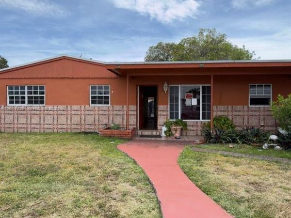 4450 NW 169th Ter , Miami Gardens, FL 33055