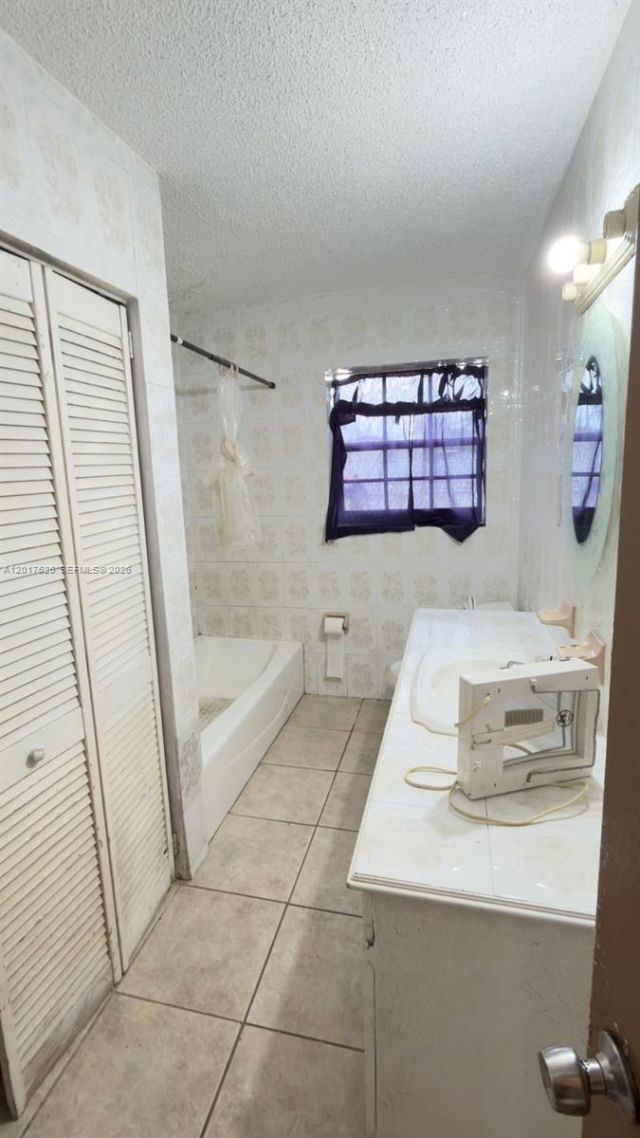 4450 NW 169th Ter , Miami Gardens, FL 33055 Photo