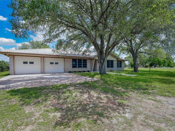 139 Owl Creek RD, La Grange, TX 78960