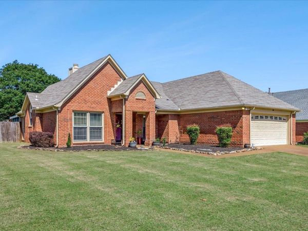 883 CAIRN CREEK DR, Memphis, TN 38018