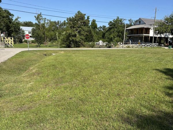 105 Gulf Drive, Waveland, MS 39576