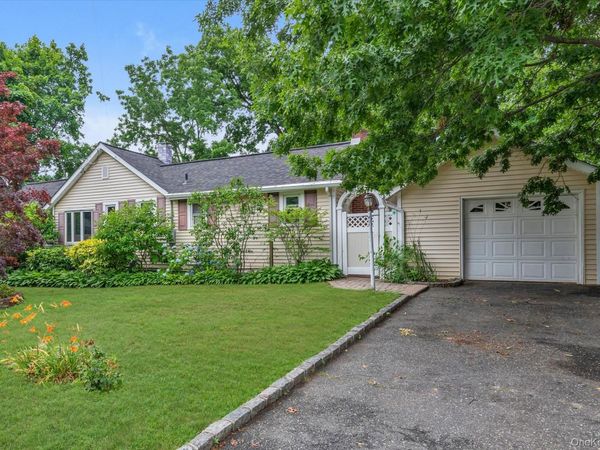81 Union Avenue, Amityville, NY 11701