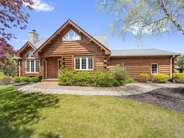 1206 Lakeview Rd, Farmington, WI 53090