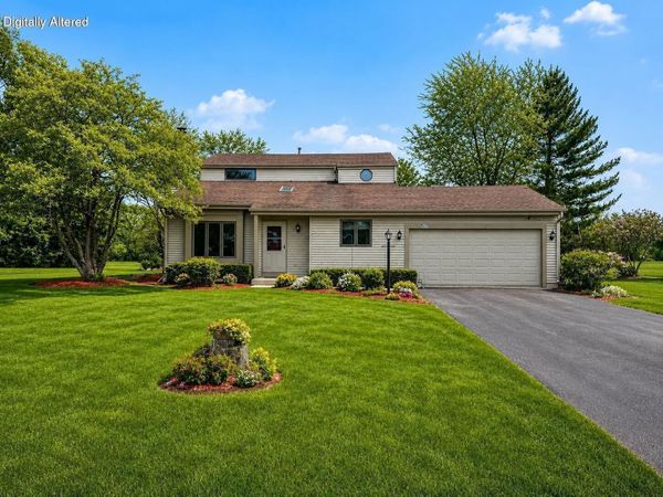 W354N5766 Lisbon Rd, Oconomowoc, WI 53066