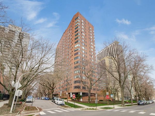 3100 N Lake Shore Drive , Unit 1906, Chicago, IL 60657