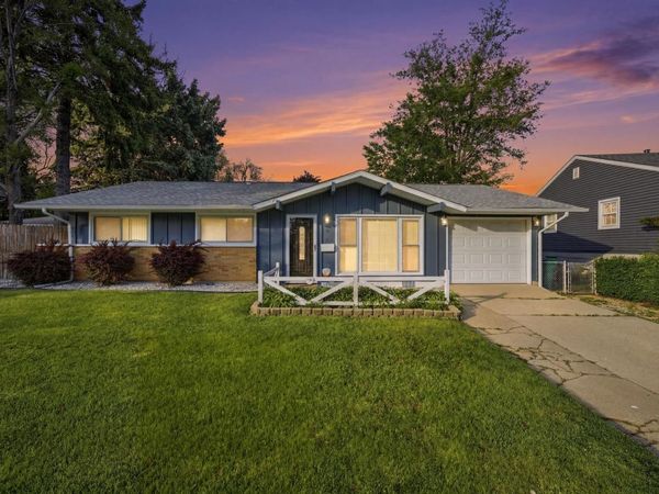 6 Beacon Avenue , Romeoville, IL 60446