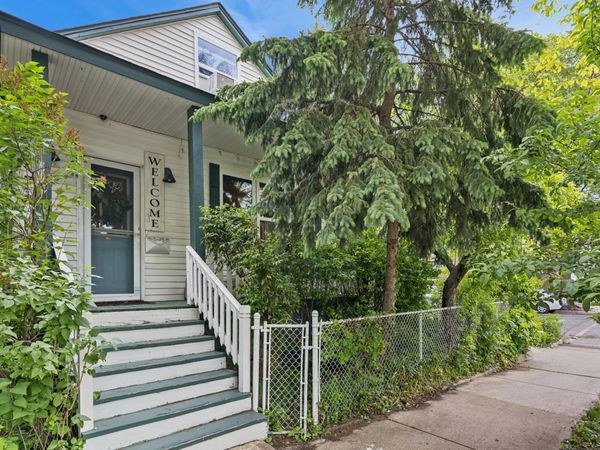 500 W 42nd Street , Chicago, IL 60609