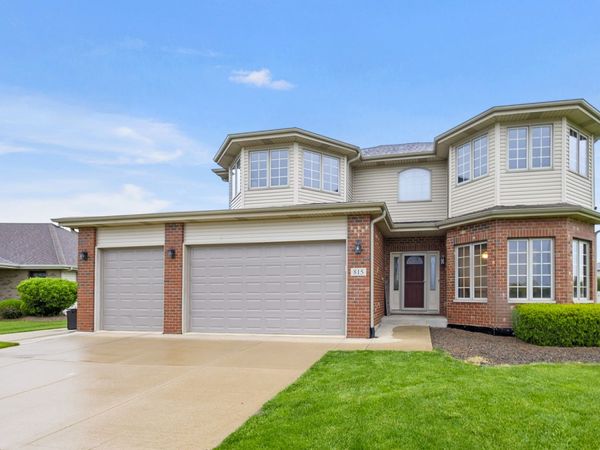 815 Meadow Path, Manteno, IL 60950