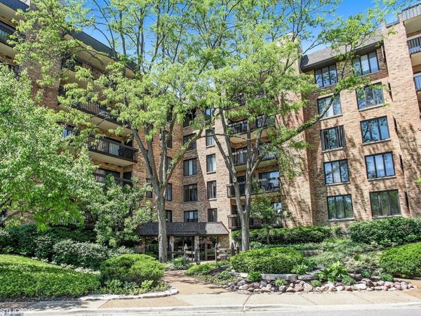 1740 Mission Hills Road , Unit 112, Northbrook, IL 60062