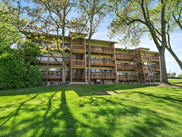 5803 Oakwood Drive , Unit C, Lisle, IL 60532
