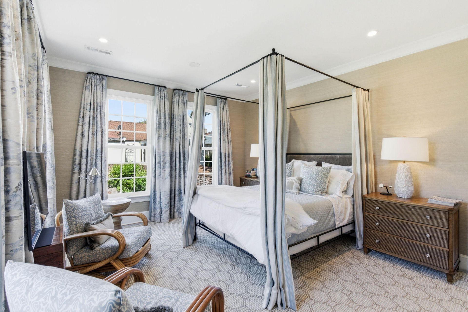 4 Bedons Alley Photo 34