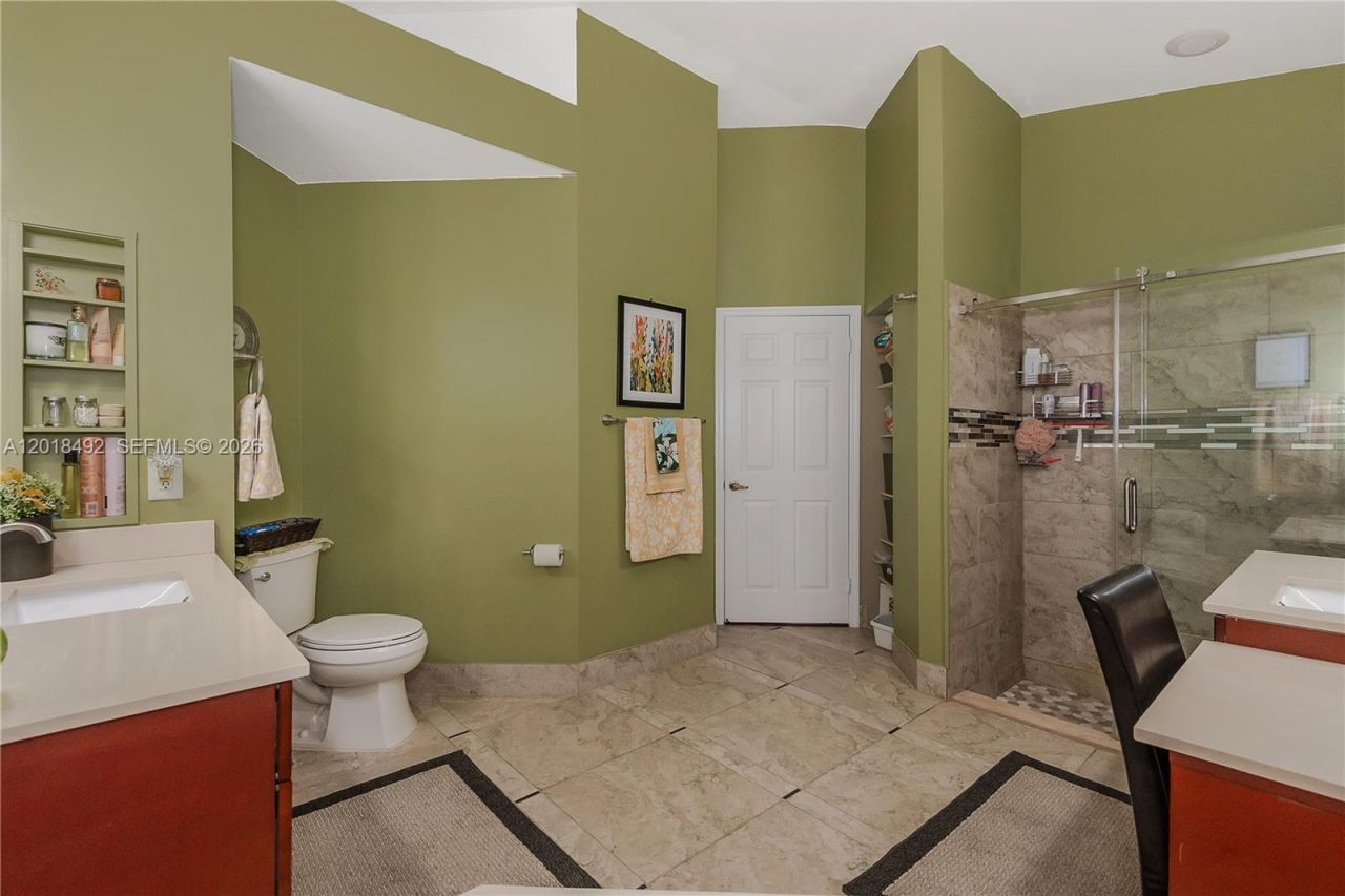 1220 W Bel Aire Dr W , Pembroke Pines, FL 33027 Photo