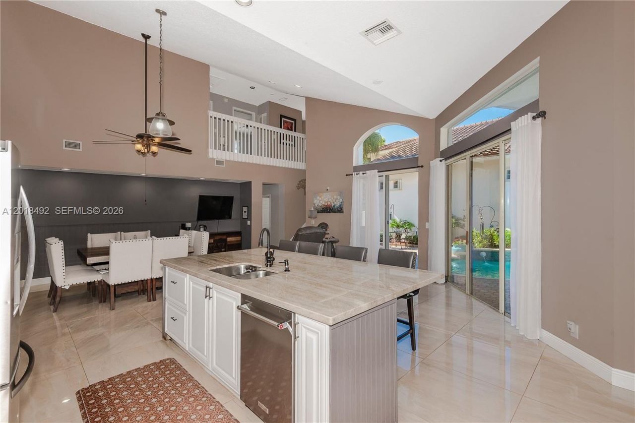 1220 W Bel Aire Dr W , Pembroke Pines, FL 33027 Photo