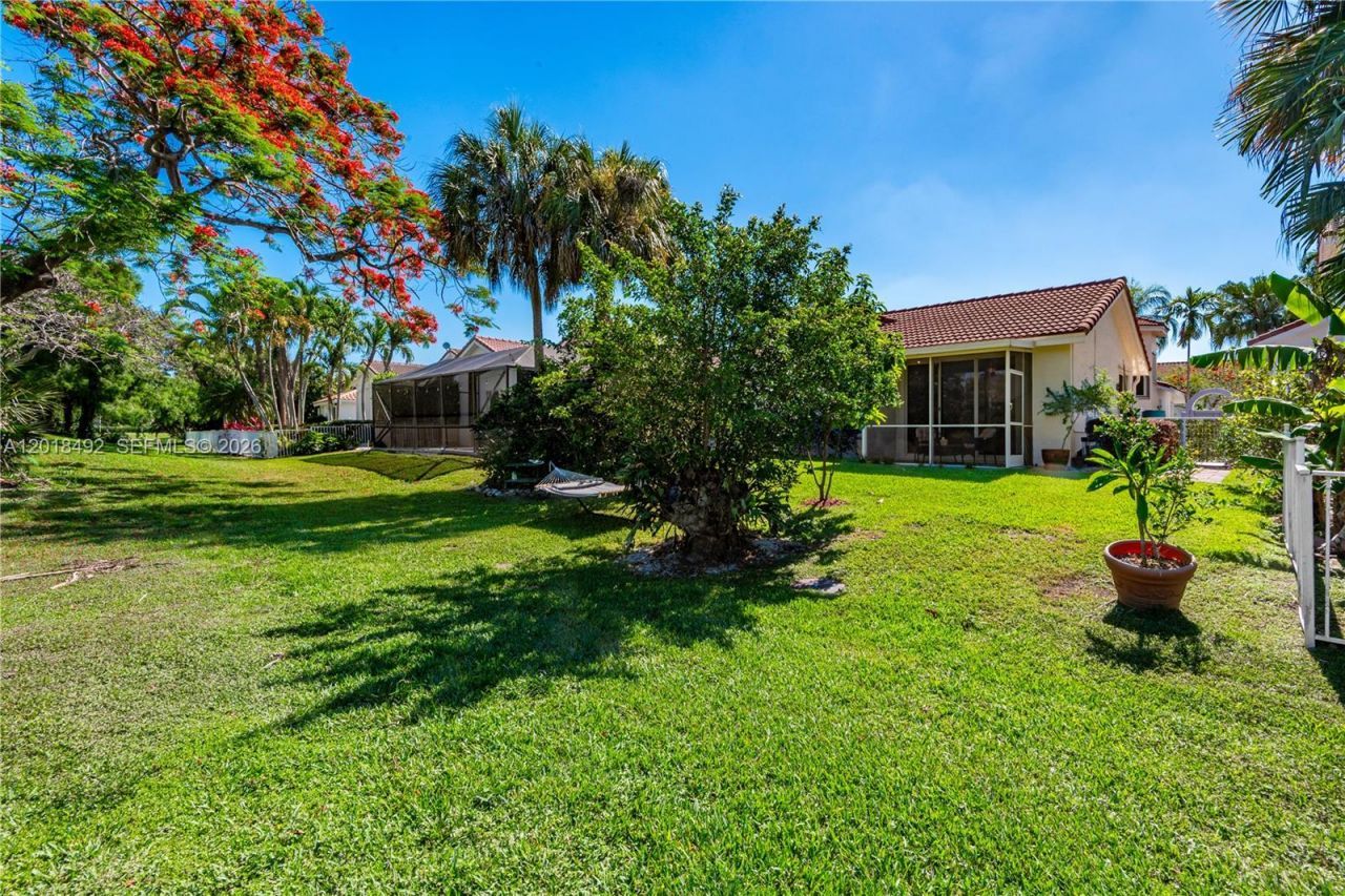 1220 W Bel Aire Dr W , Pembroke Pines, FL 33027 Photo