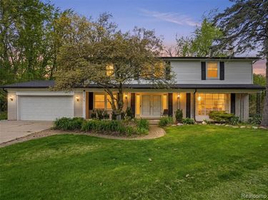 37296 Maple Leaf Court, Clinton Twp, MI 48036