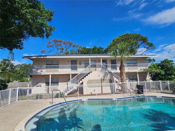 209 NW JEFFERSON CIRCLE N, Unit 15, ST PETERSBURG, FL 33702
