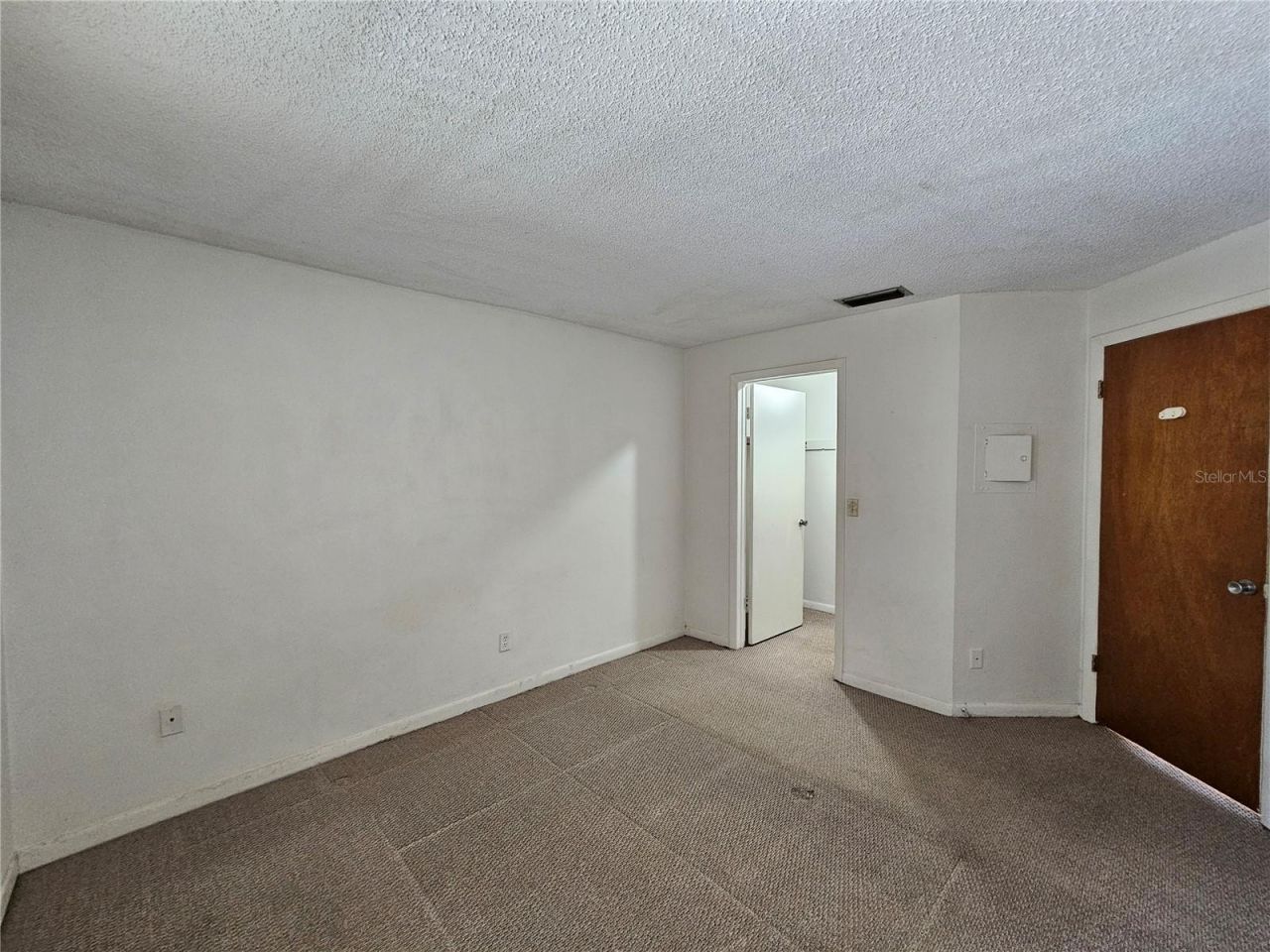 209 NW Jefferson Circle N, Unit 15, Saint Petersburg, FL 33702 Photo