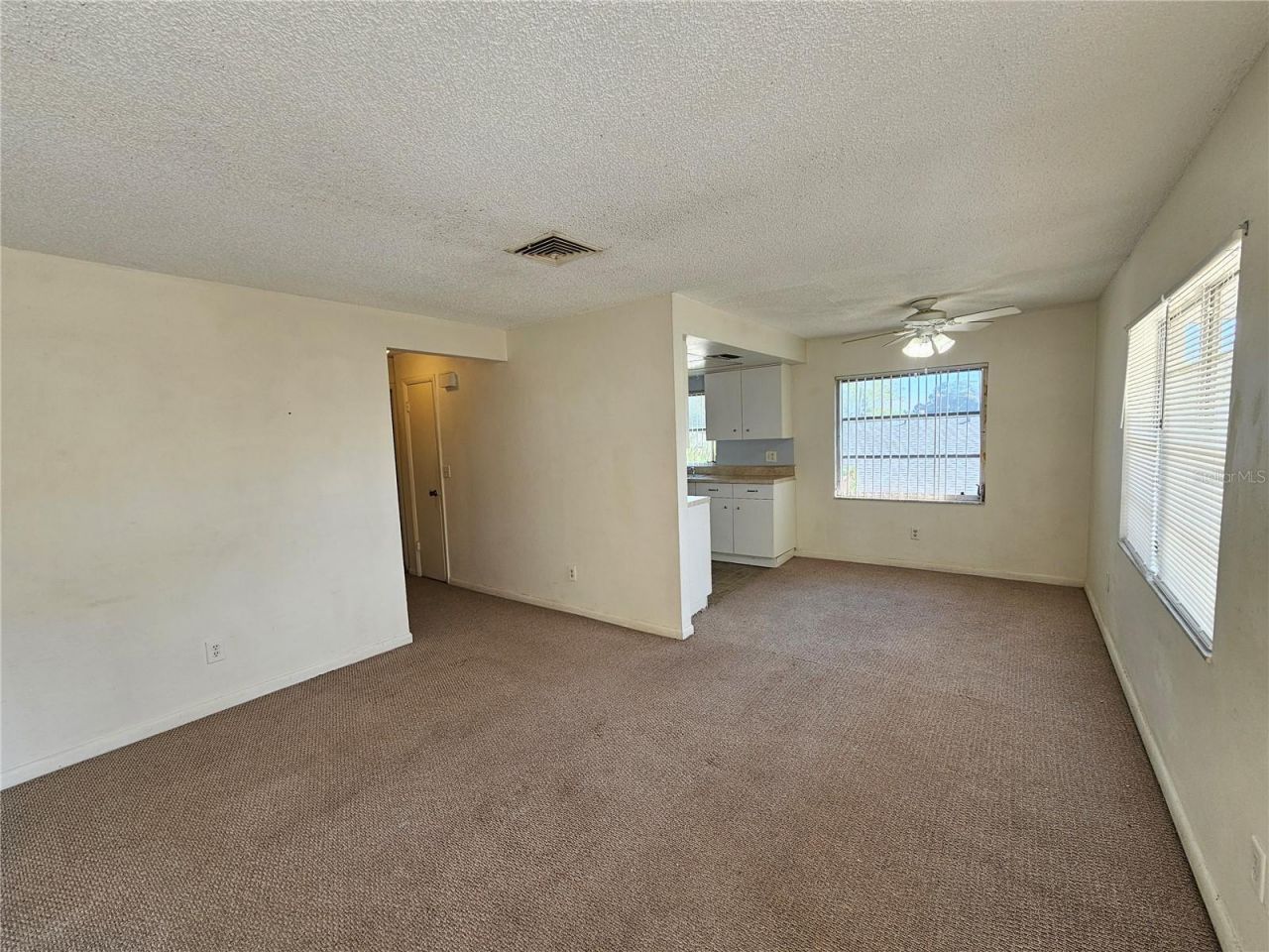 209 NW Jefferson Circle N, Unit 15, Saint Petersburg, FL 33702 Photo