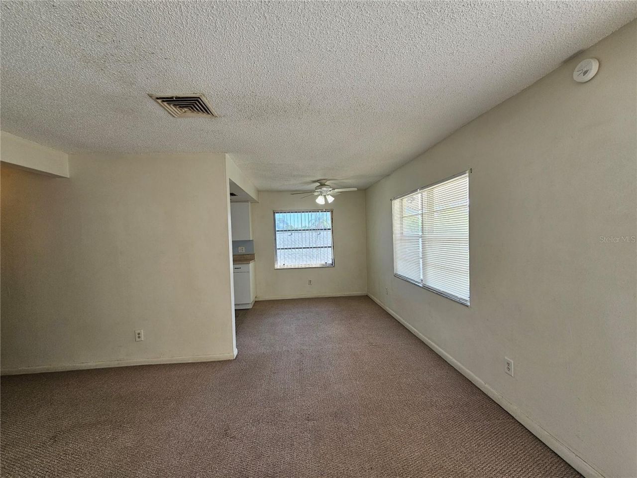 209 NW Jefferson Circle N, Unit 15, Saint Petersburg, FL 33702 Photo