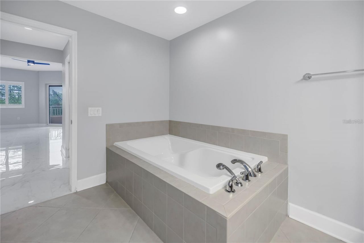 12077 Gandy Boulevard N, Unit 332, Saint Petersburg, FL 33702 Photo