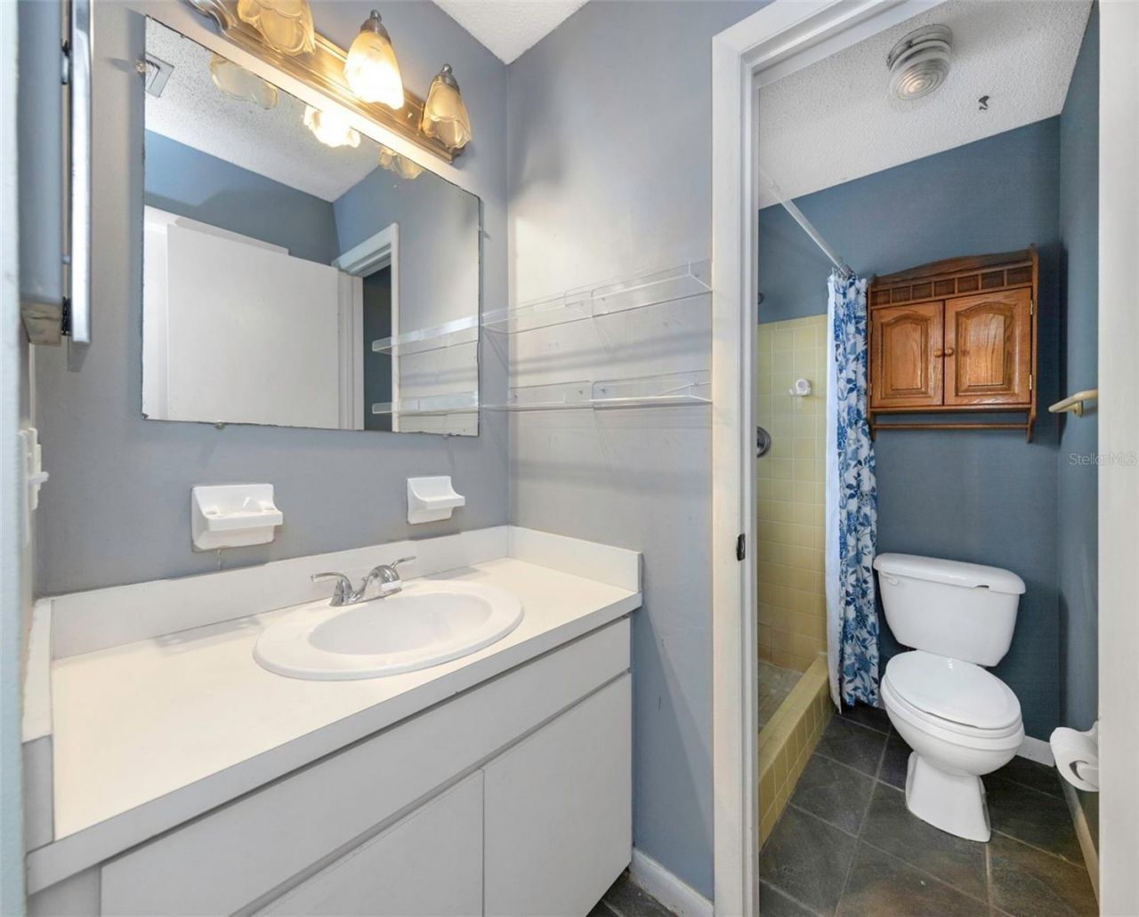 17704 Rivendel Road , Lutz, FL 33549 Photo