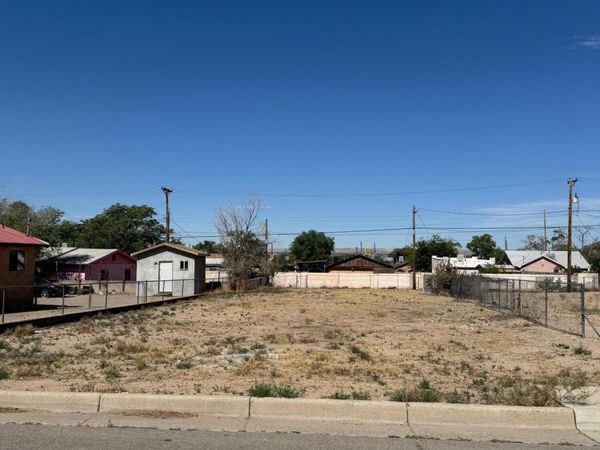 1807 E Walter Street SE, Albuquerque, NM 87102