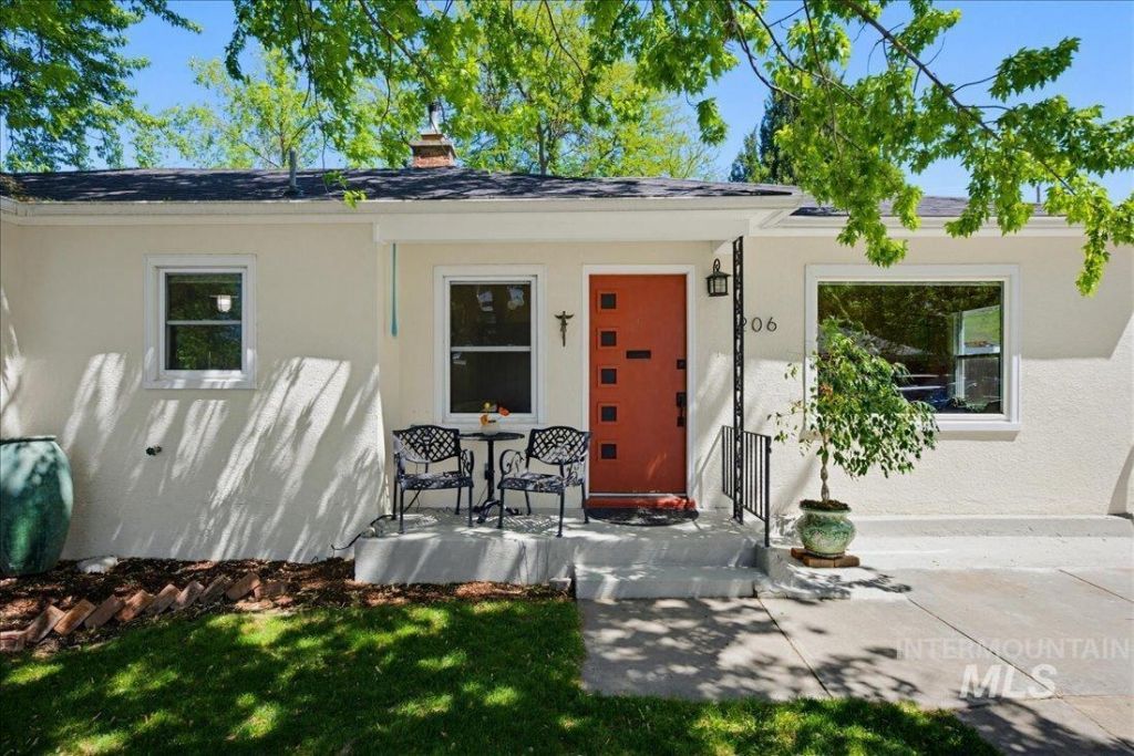 206 N Bacon Dr, Boise, ID 83712 Main Photo
