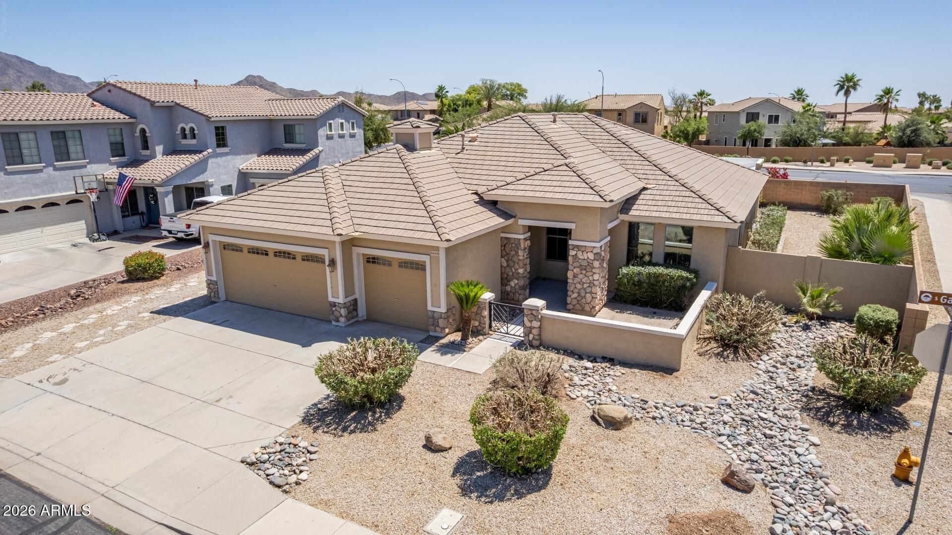 6668 S Garnet Way, Chandler, AZ 85249 Main Photo