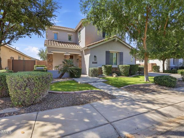 2471 E PENEDES Drive, Gilbert, AZ 85298