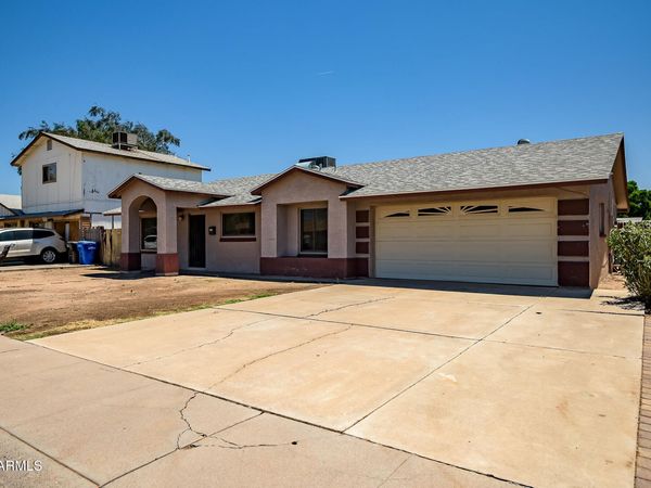 8813 W TURNEY Avenue, Phoenix, AZ 85037
