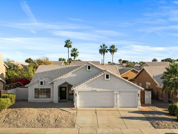 1561 E ERIE Street, Chandler, AZ 85225