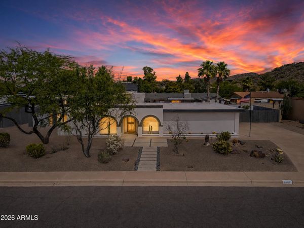 9609 N 35th Place, Phoenix, AZ 85028