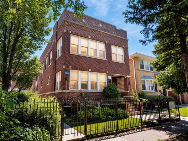 4819 W Cornelia Avenue , Chicago, IL 60641