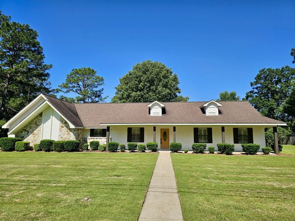 113 Sherwood Forest Dr., Petal, MS 39465