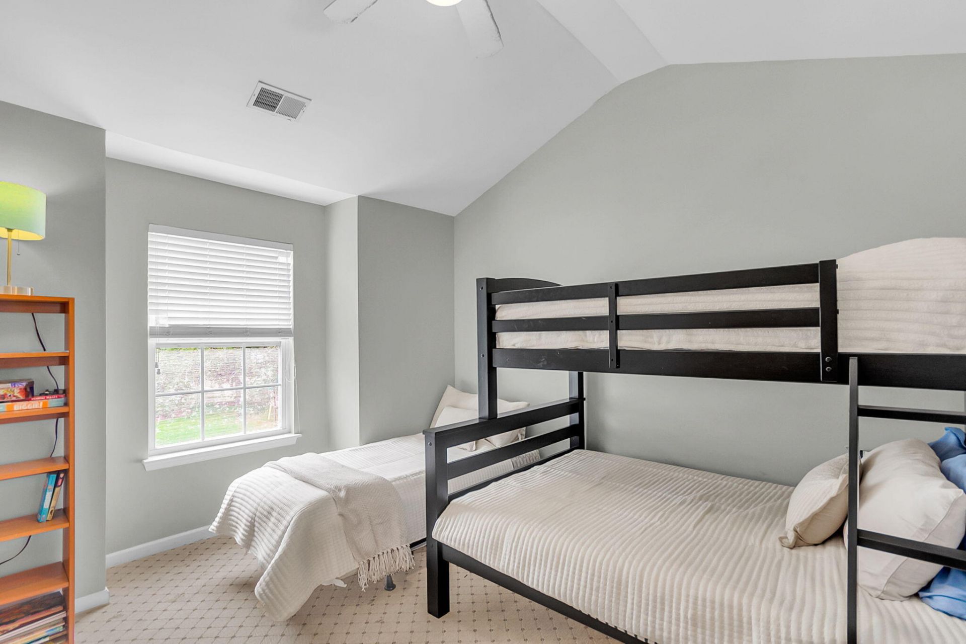 1504 Royal Colony Road Photo 18