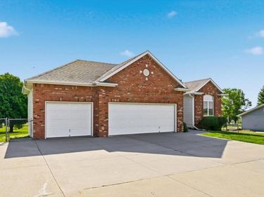 810 LINCOLN Street, MINDEN, IA 51553