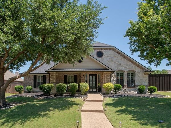 7822 Glencrest Drive, Sachse, TX 75048