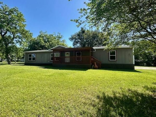 817 S 7th Avenue , Teague, TX 75860