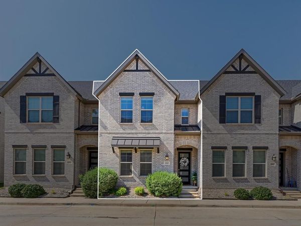 1903 Melinda Lane , Farmers Branch, TX 75234