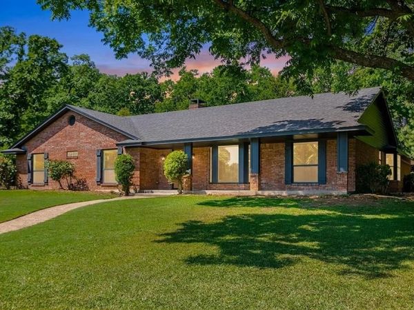 101 Hollyhill Lane, Denton, TX 76205
