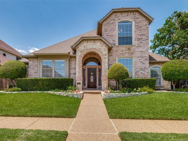 2409 Bedford Circle, Bedford, TX 76021