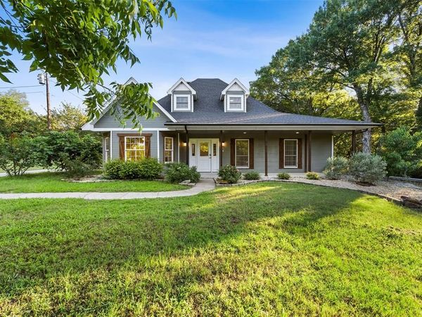 1044 E Woodridge Road, Waxahachie, TX 75165