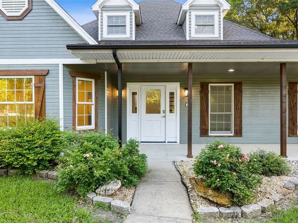 1044 E Woodridge Road, Waxahachie, TX 75165