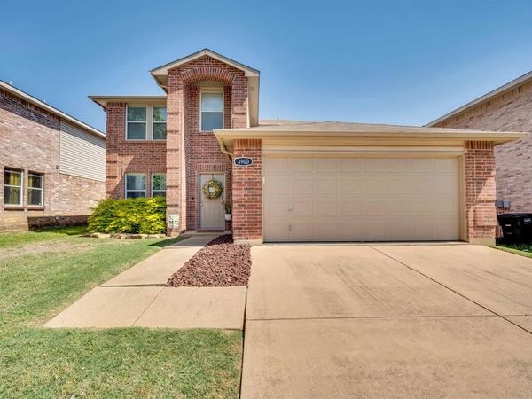 3900 Country Lane, Fort Worth, TX 76123