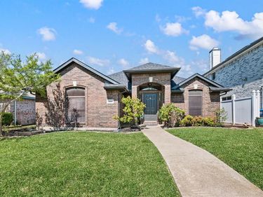 6913 Indiana Avenue, Fort Worth, TX 76137