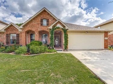 633 Bent Oak Drive, Fort Worth, TX 76131