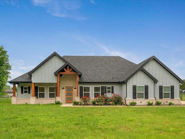 800 County Road 4108 , Greenville, TX 75401